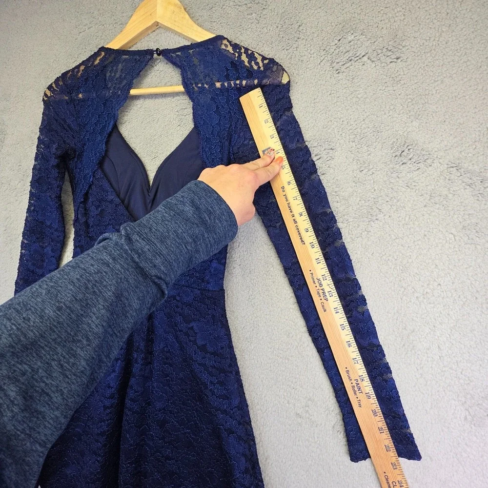 Trixxi Dress Womens XS‎ Blue V Neck Lace Overlay Keyhole Back Cocktail Night Out